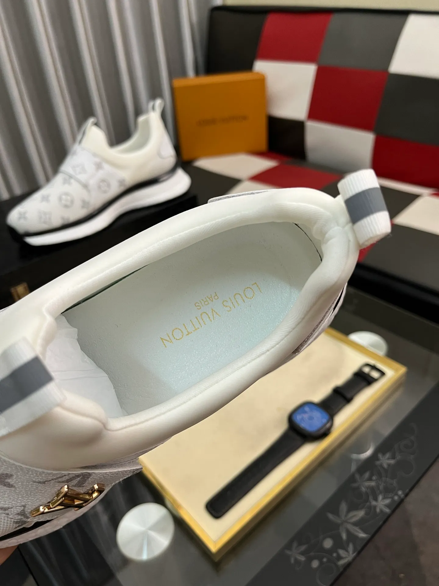 Men's shoes💰458⌚️⌚️"LOUI* VUITTO*" latest popular men's casual shoes ✔️This model is made of original breathable fly woven fabric, super shiny in real life⚡️ Fashionable and versatile, the toe last shape is firm and full, the soles are made from LV original mold and can be put in and out at will. It is light and comfortable for the foot~Purely handmade, details determine the quality! Size:38-442️⃣Colors available